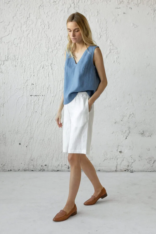 Lengva palaidinė, kuri išryškina moteriškumą ir tinka įvairiems siluetams.