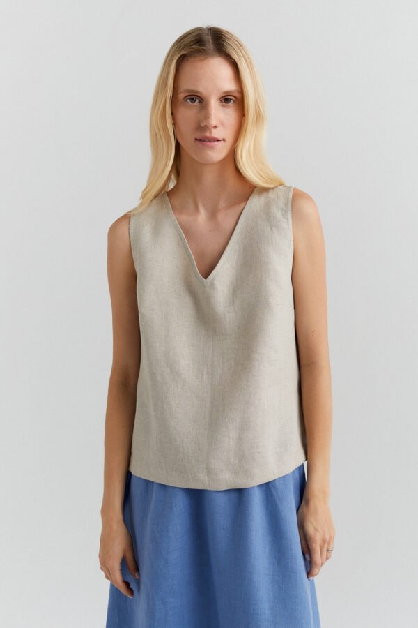 Klasikinio V formos iškirptės dizaino kasdienė lino palaidinė, derinama tiek prie kelnių, tiek prie sijono.