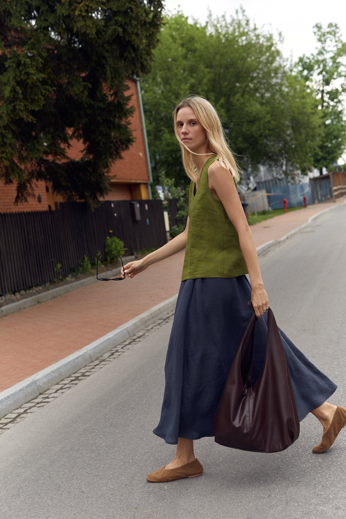 Natūralaus lino sijonas, patogus karštoms dienoms.