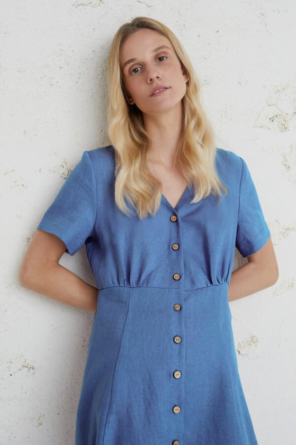 Kasdieniška moteriška suknelė iš „Adatytės“ – patogus dizainas kasdieniam dėvėjimui