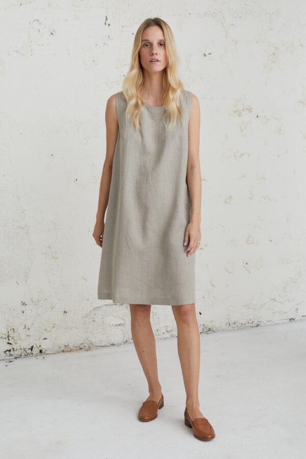 Lininė suknelė moterims iš natūralaus lino komfortiška ir stilinga