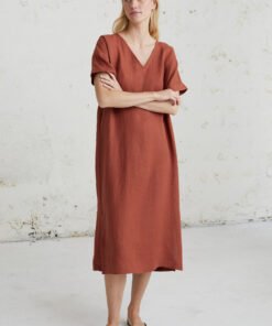 Suknelė moterims plataus stiliaus – laisvas ir elegantiškas modelis, tinkantis įvairioms progoms.