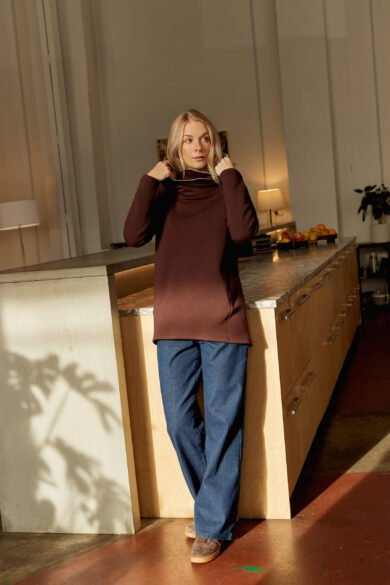 Moteriskas Dzemperis Meda Rudas Kapisonu Laisvas Siluetas