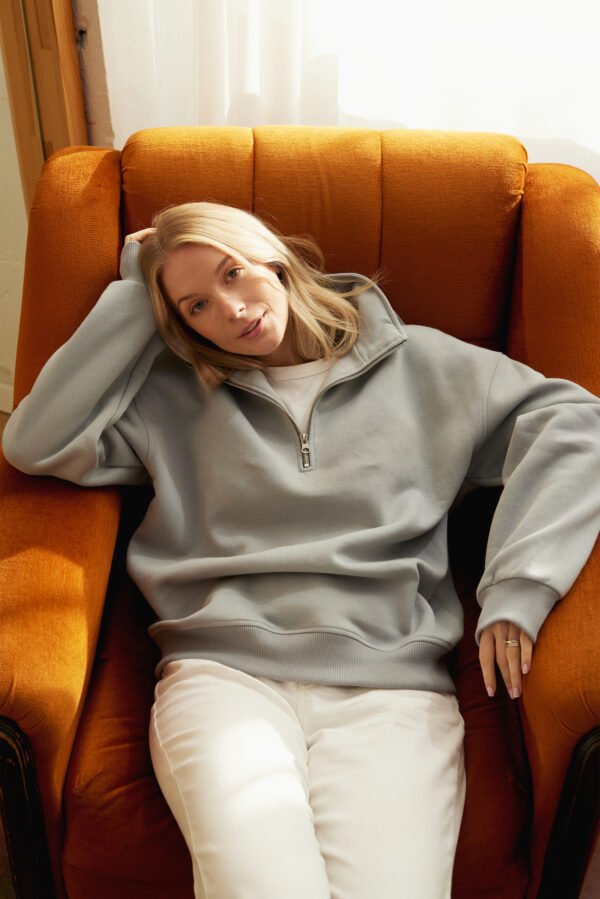 Džemperis su kaklu, užtraukuku