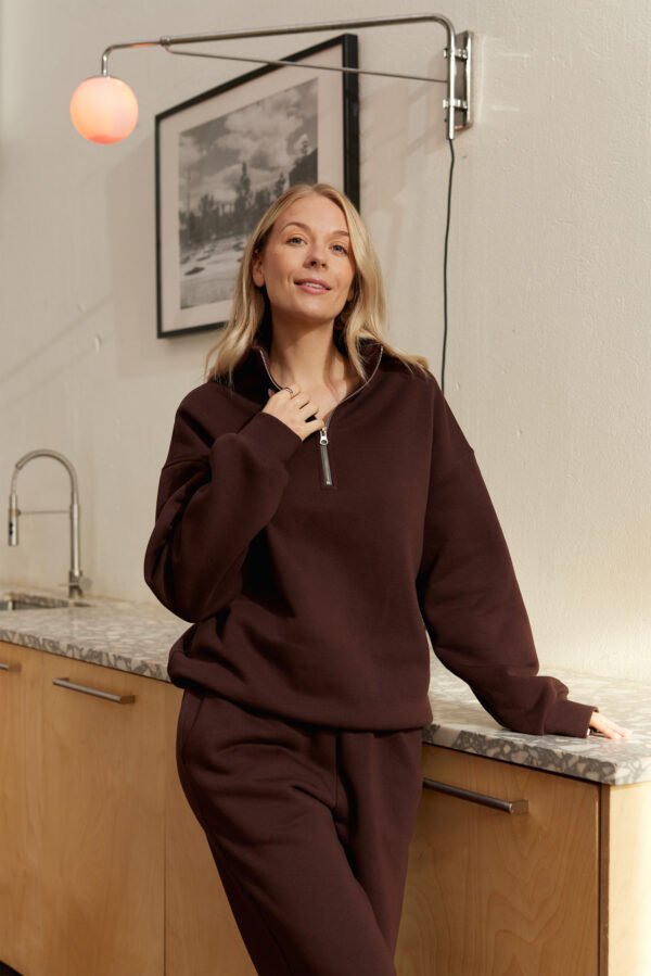 Džemperis su apykakle ir užtraukuku