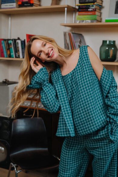 Moteriskas Lininis Komplektas Su Marskiniais